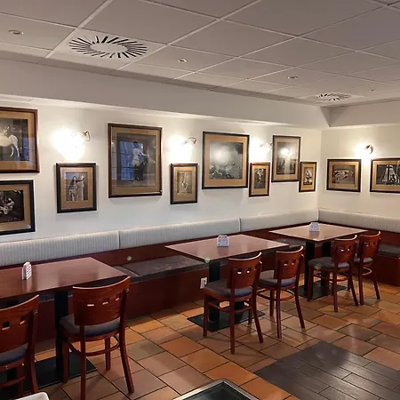 Pohostinstvi V Holi Hotel Průhonice